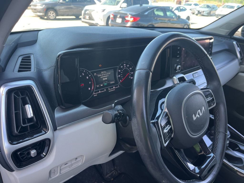 Used 2022 Kia Sorento SX image 9