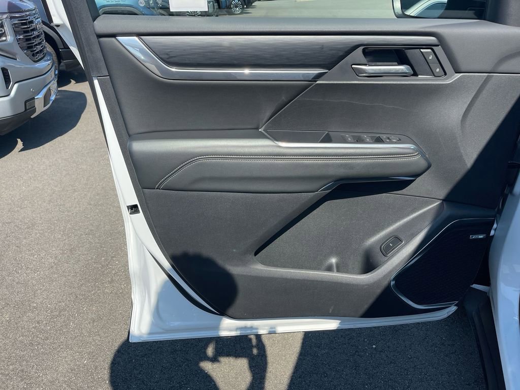 Used 2025 GMC Acadia Elevation FWD image 26