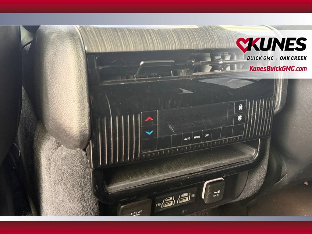 Used 2022 Jeep Wagoneer Series II AWD/4WD image 38