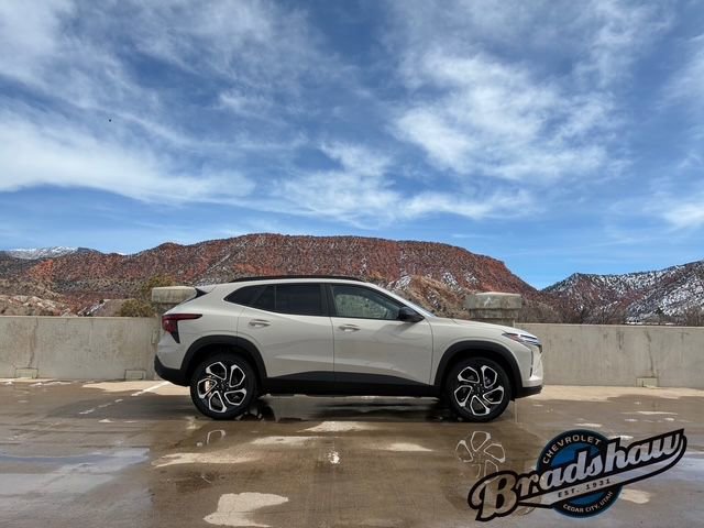 New 2026 Chevrolet Trax RS w/ Driver Confidence Package image 3