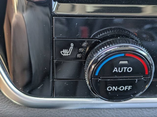 Used 2025 Nissan Rogue SL FWD image 29