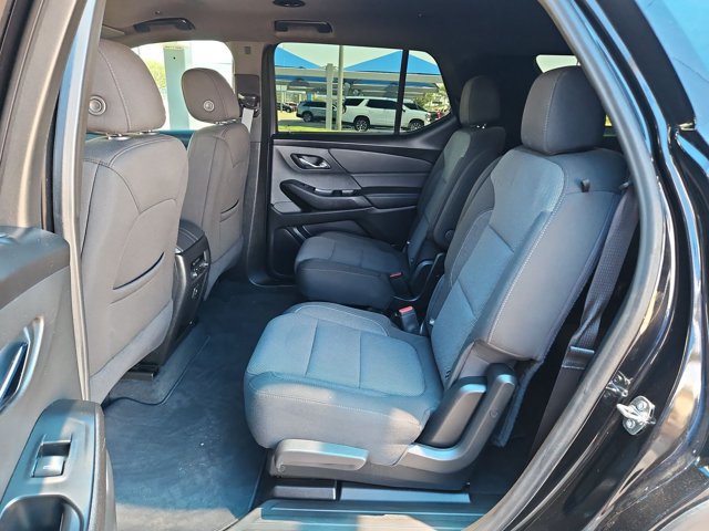 Used 2023 Chevrolet Traverse LT FWD image 18