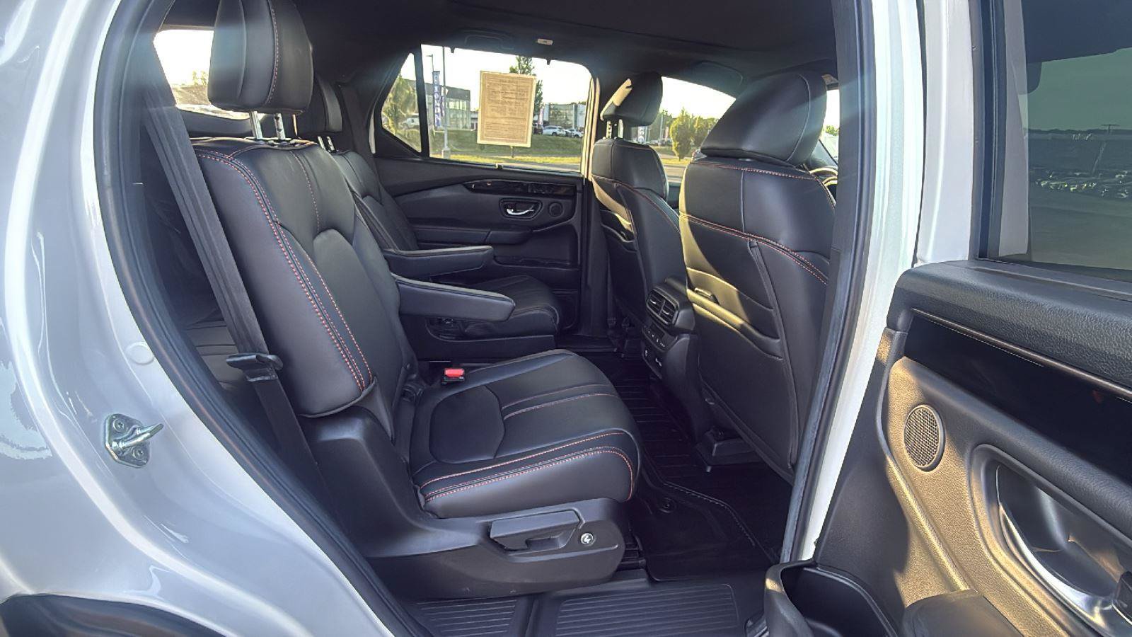 Used 2023 Honda Pilot TrailSport image 22