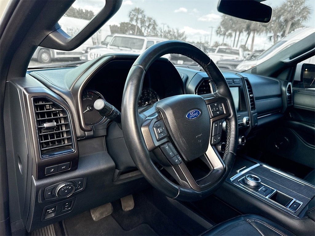 Used 2021 Ford Expedition Limited image 10