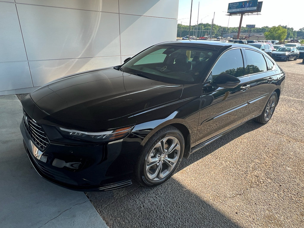 Used 2023 Honda Accord EX image 5