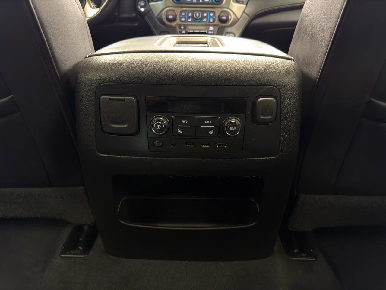 Used 2020 GMC Yukon XL Denali w/ Denali Ultimate Package AWD/4WD image 29