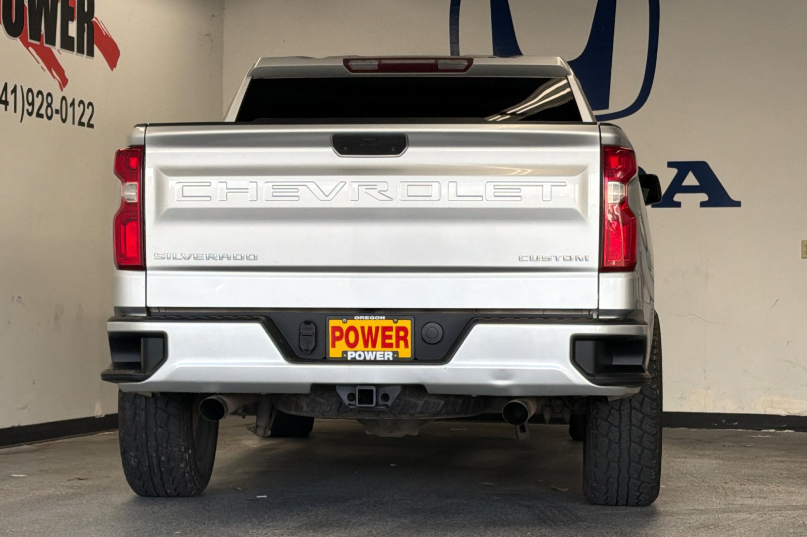 Used 2019 Chevrolet Silverado 1500 Custom w/ Custom Value Package AWD/4WD image 4
