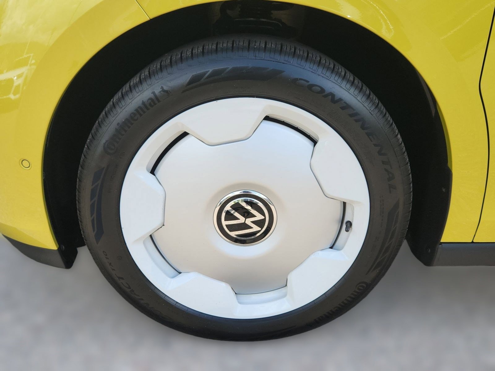 New 2025 Volkswagen ID. Buzz 1st Edition image 20