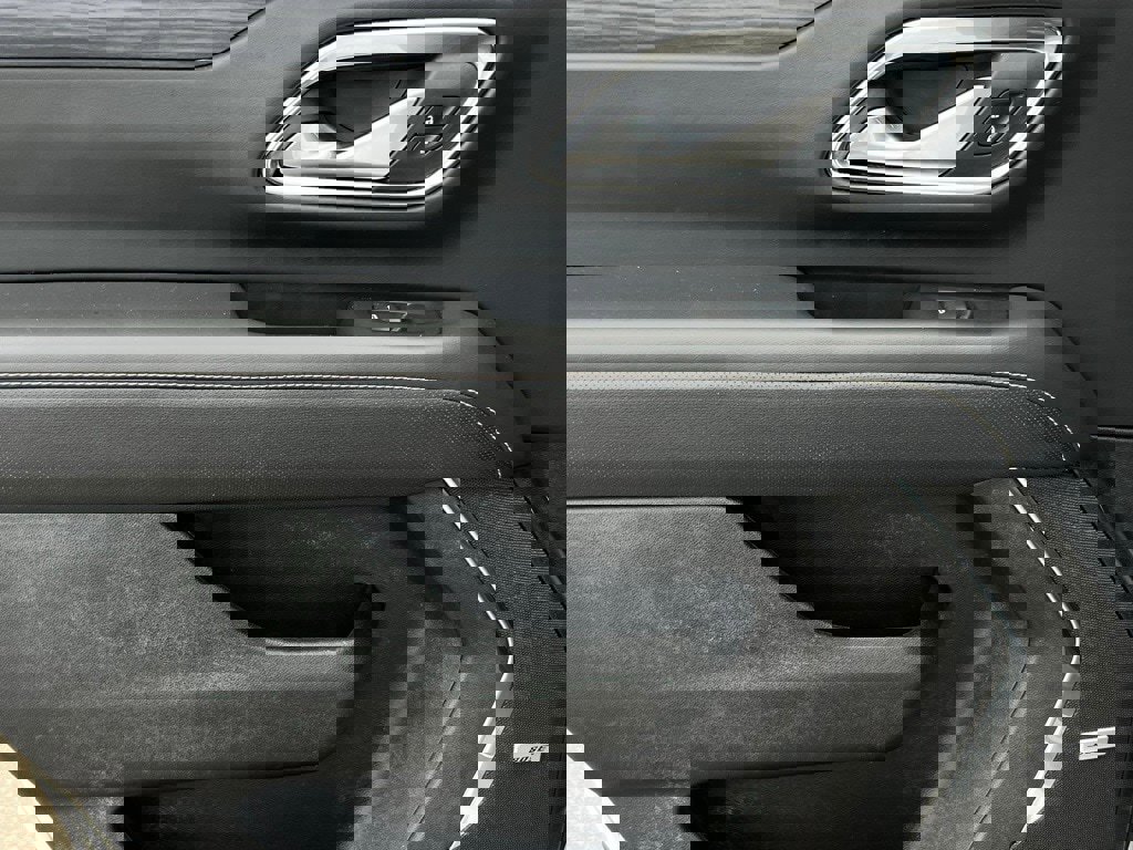 Used 2024 GMC Yukon SLT image 11