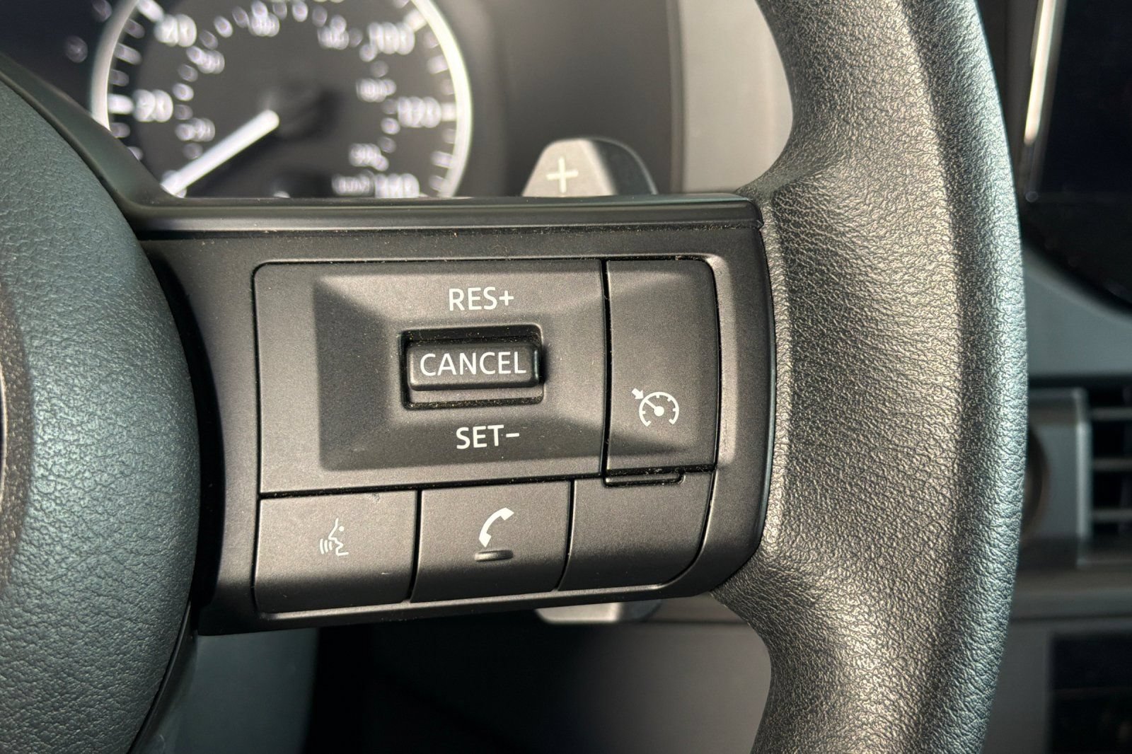 Used 2025 Nissan Pathfinder S FWD image 29