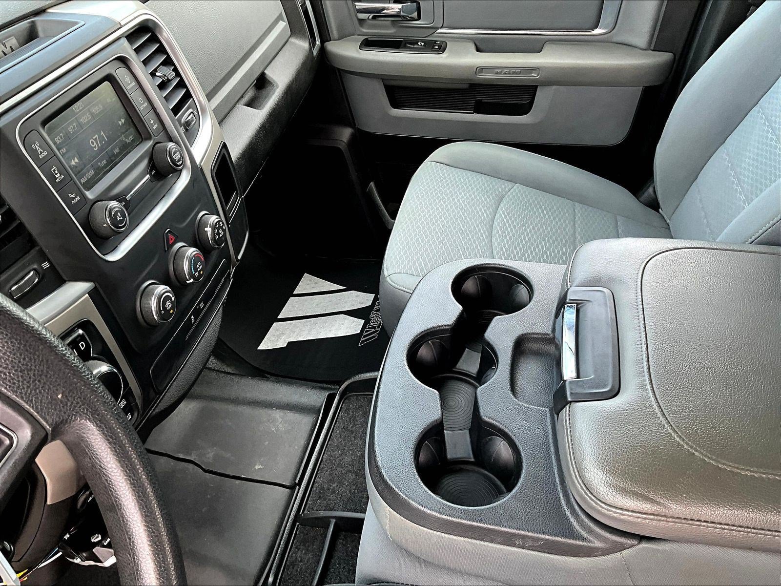 Used 2020 RAM 1500 Classic SLT AWD/4WD image 16