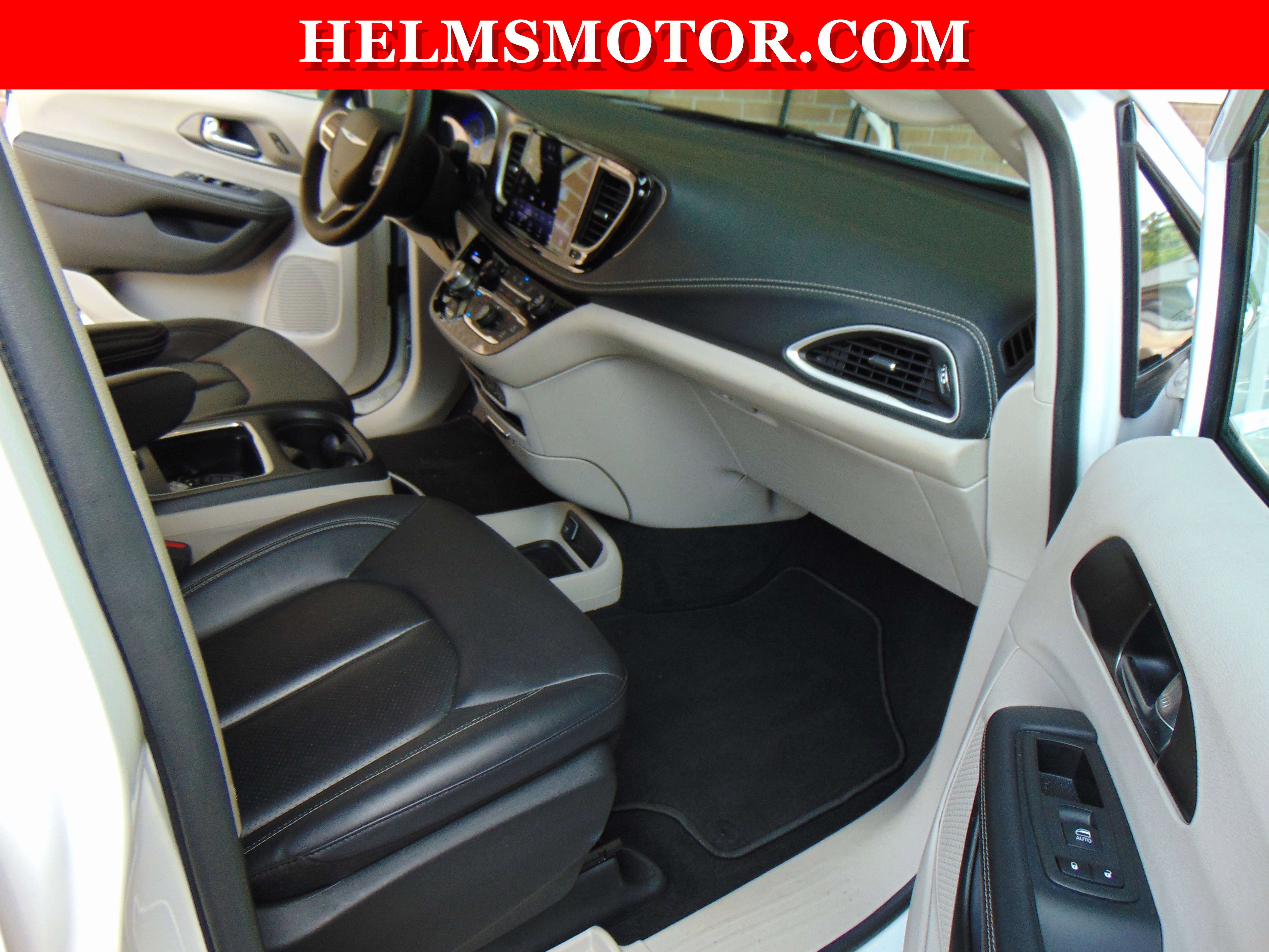 Certified 2024 Chrysler Pacifica Touring-L FWD image 29