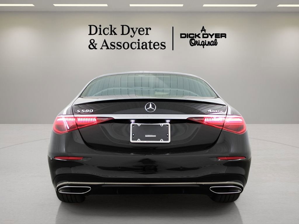 Used 2025 Mercedes-Benz S 580 4MATIC Sedan image 3
