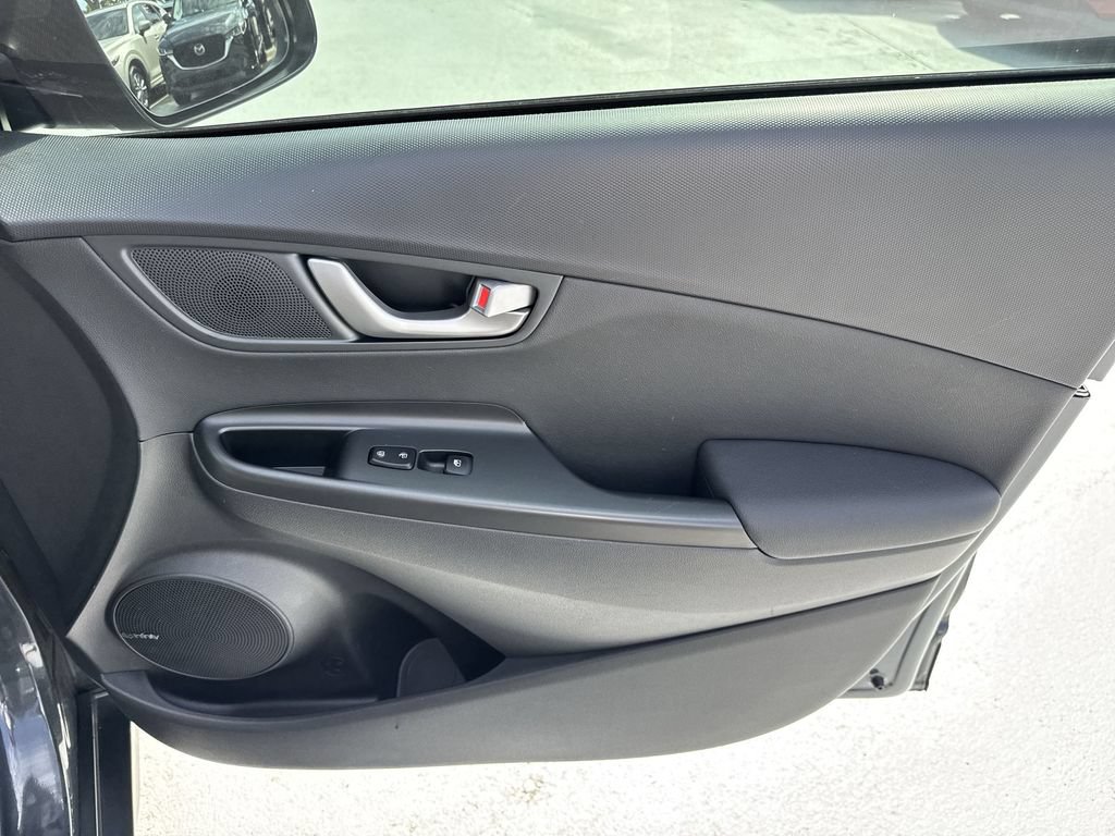 Used 2021 Hyundai Kona Limited w/ Cargo Package FWD image 42