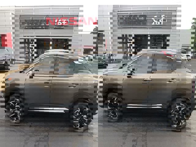 New 2025 Nissan Kicks SV w/ SV Premium Package