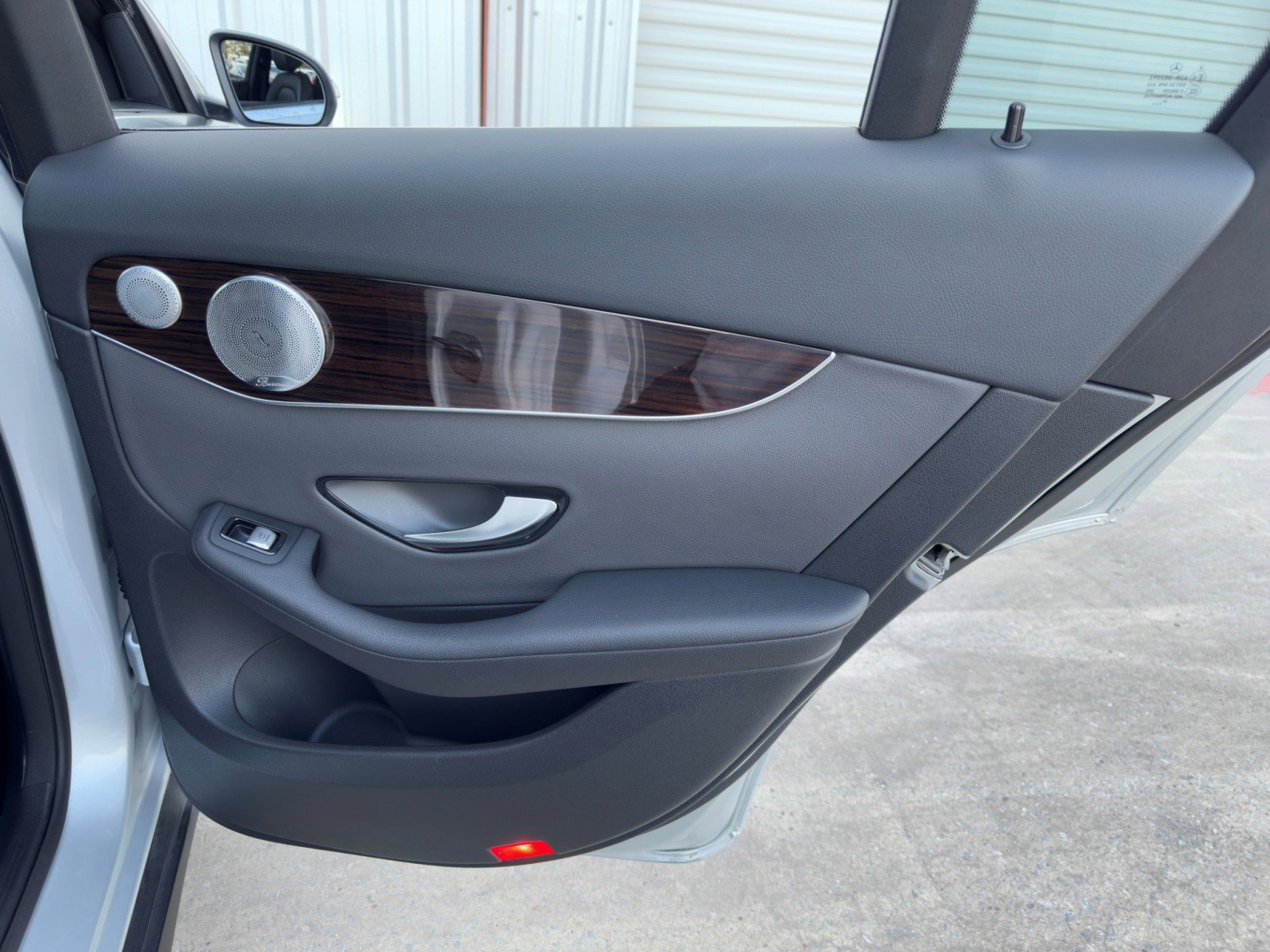 Used 2020 Mercedes-Benz GLC 350e 4MATIC image 46