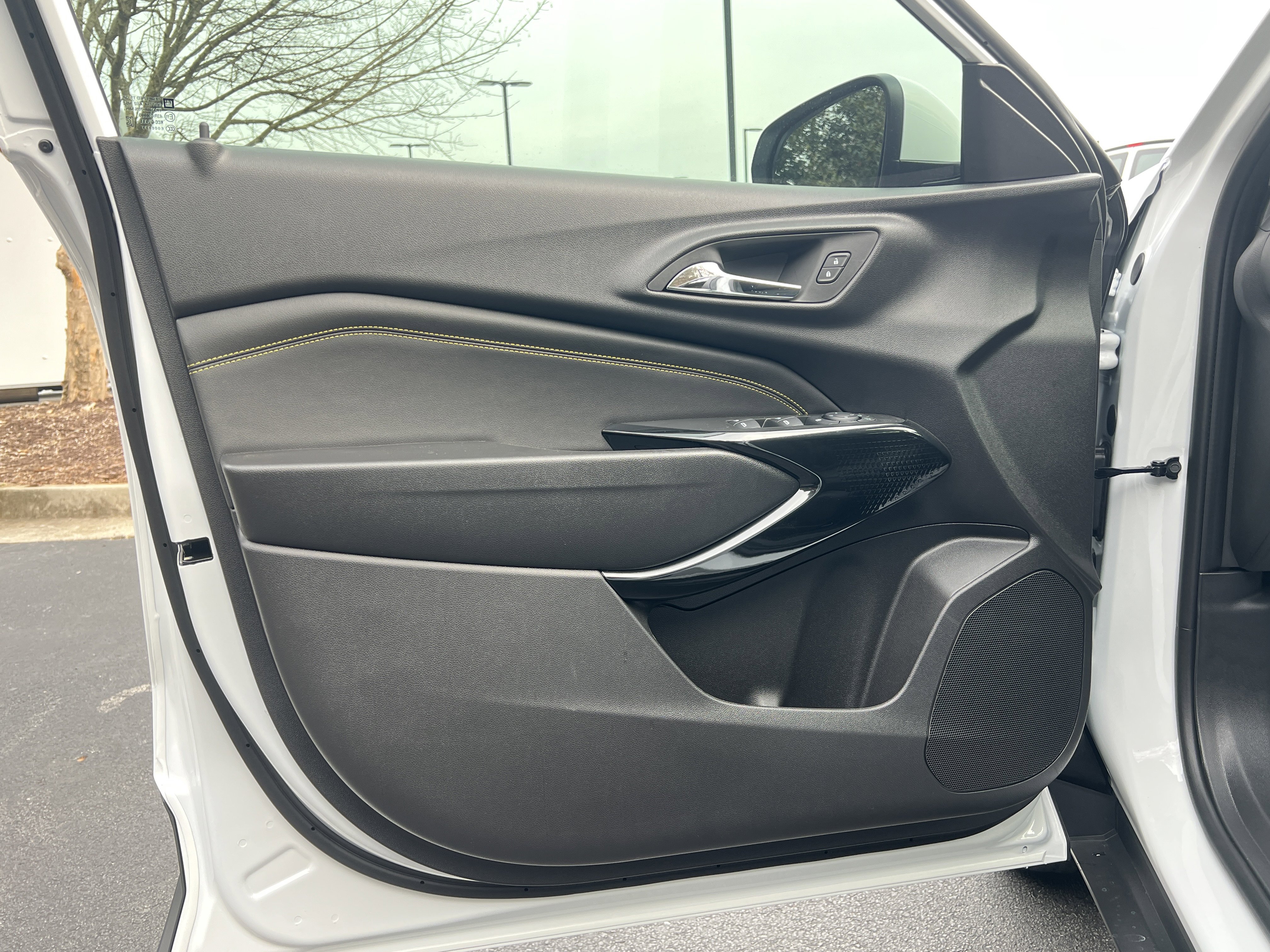 New 2026 Chevrolet Trax LT w/ Sunroof Package image 15