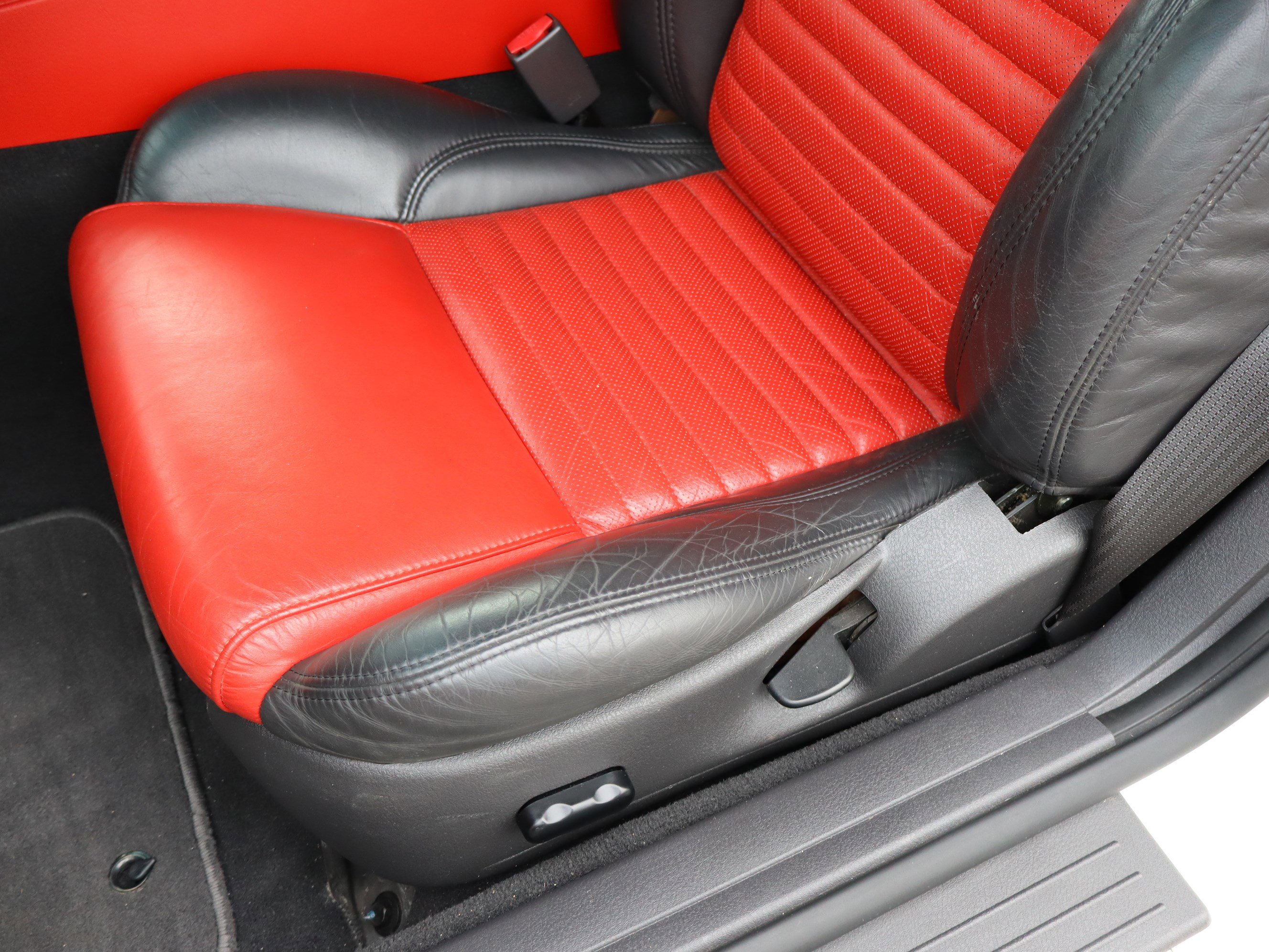 Used 2002 Ford Thunderbird RWD image 15