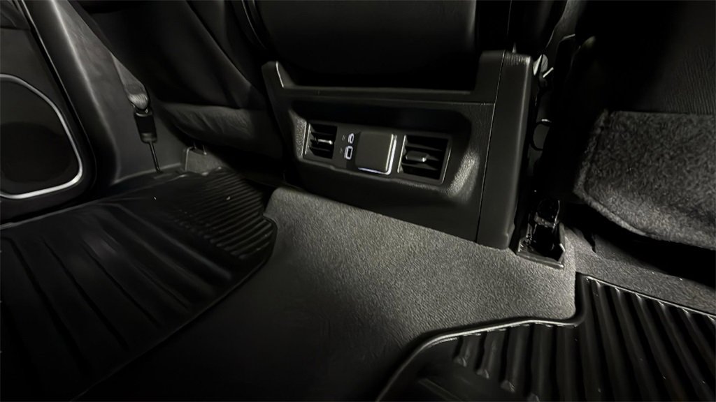 Used 2022 Chevrolet Silverado 1500 LT image 30