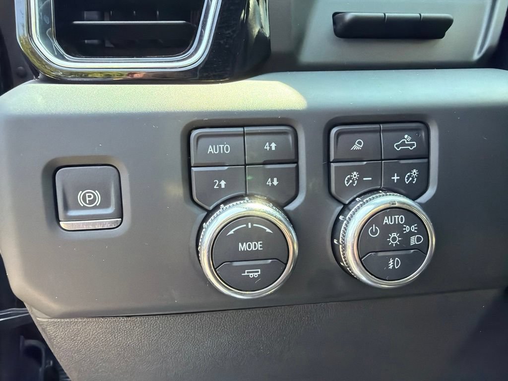 Used 2024 GMC Sierra 2500 Denali w/ Technology Package AWD/4WD image 15