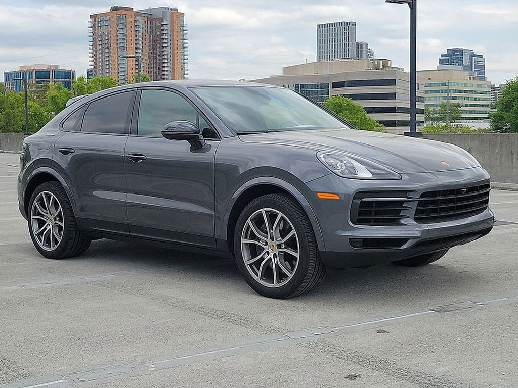 Used 2023 Porsche Cayenne Coupe image 3