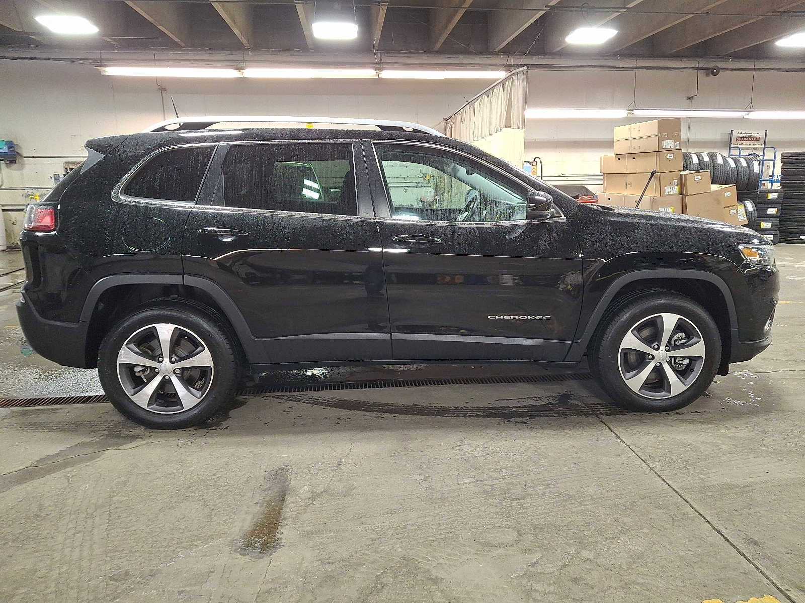 Used 2021 Jeep Cherokee Limited AWD/4WD image 7