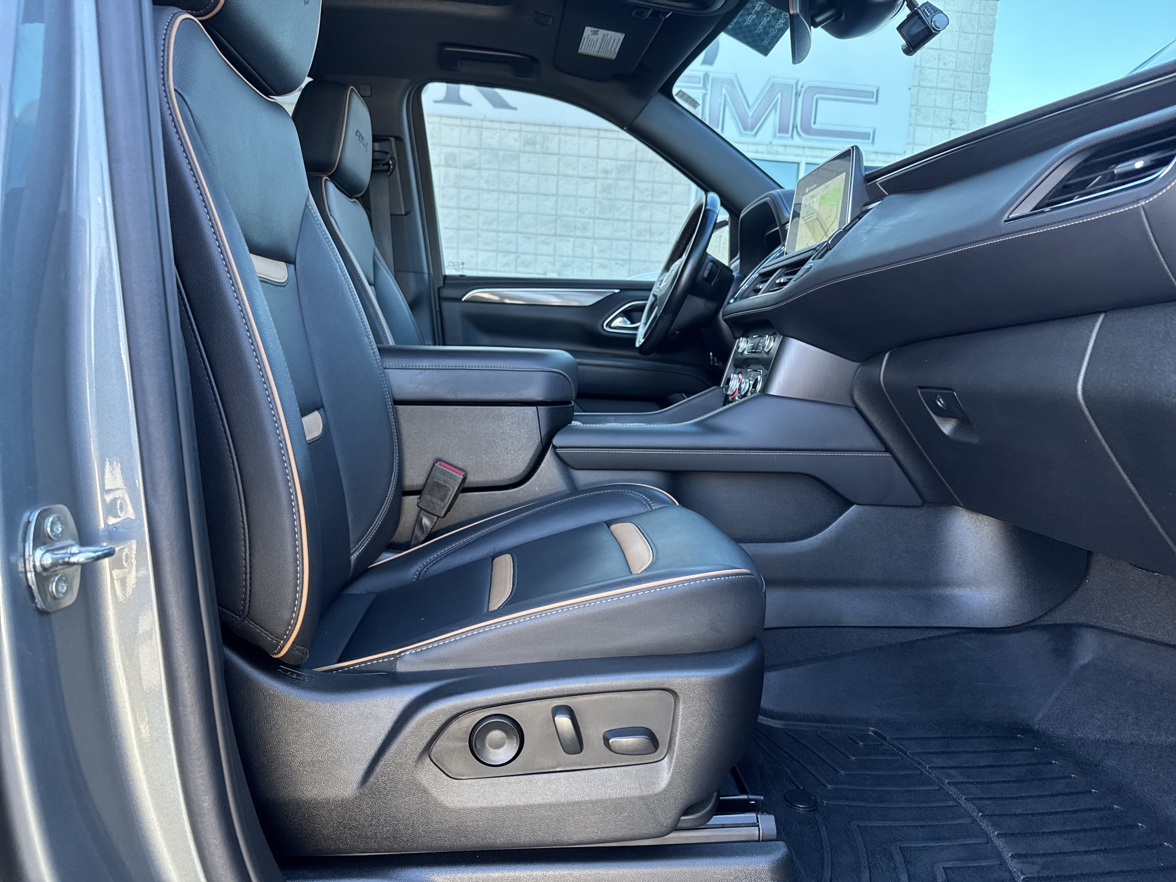 Used 2023 GMC Yukon AT4 w/ AT4 Premium Package image 34