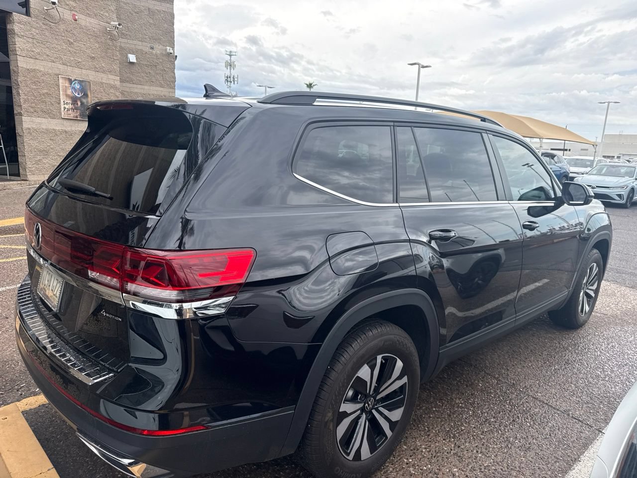 Used 2025 Volkswagen Atlas SE AWD/4WD image 8