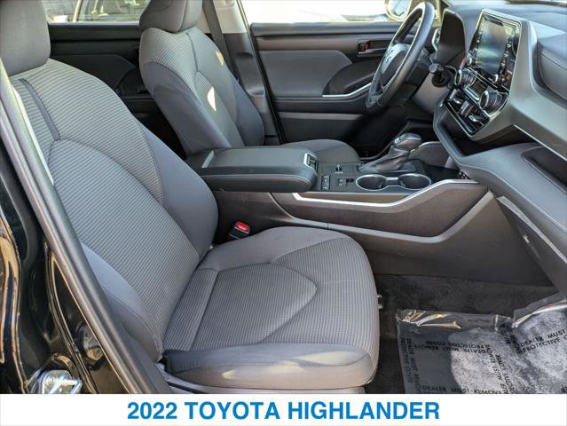 Used 2022 Toyota Highlander LE image 25