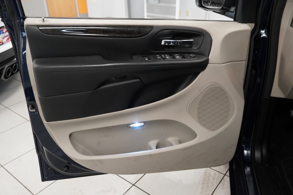 Used 2016 Dodge Grand Caravan SE w/ Quick Order Package 29E SE image 15