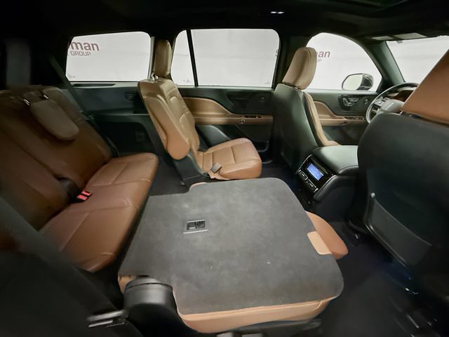 Used 2023 Lincoln Aviator Reserve RWD image 30