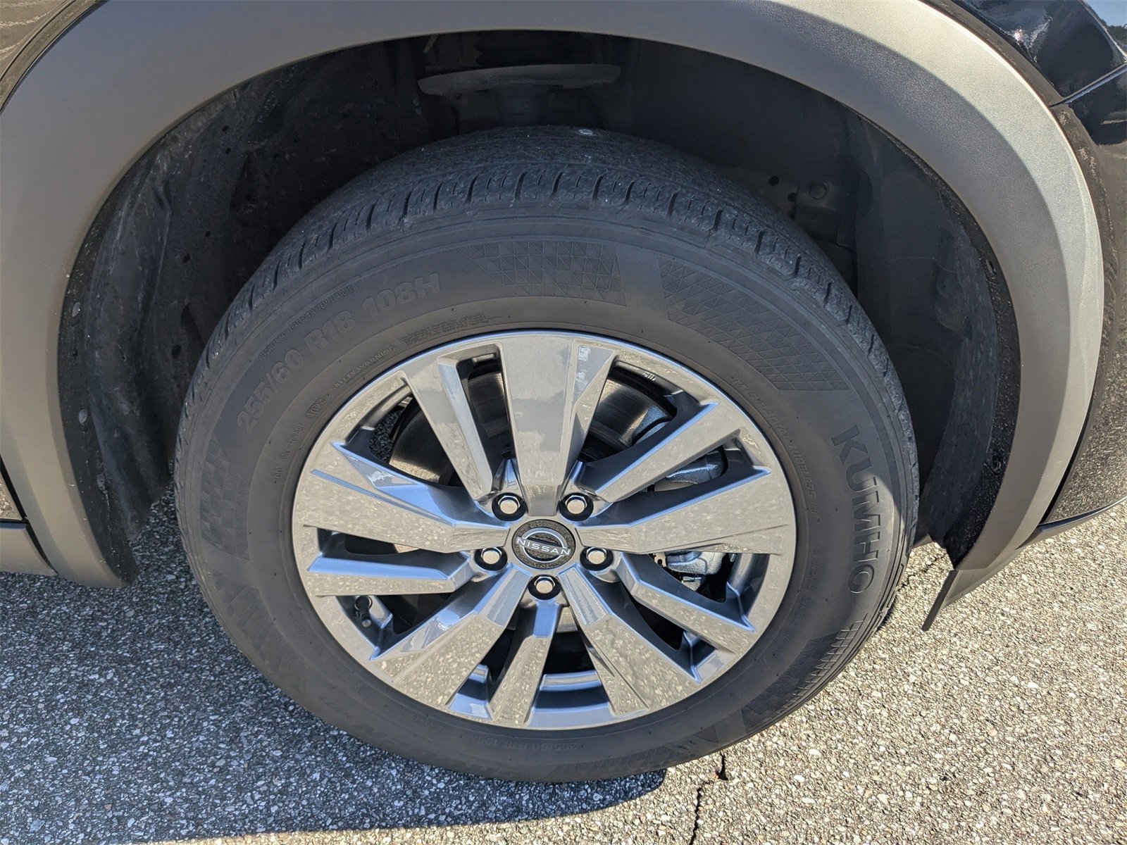 Used 2025 Nissan Pathfinder SV image 11