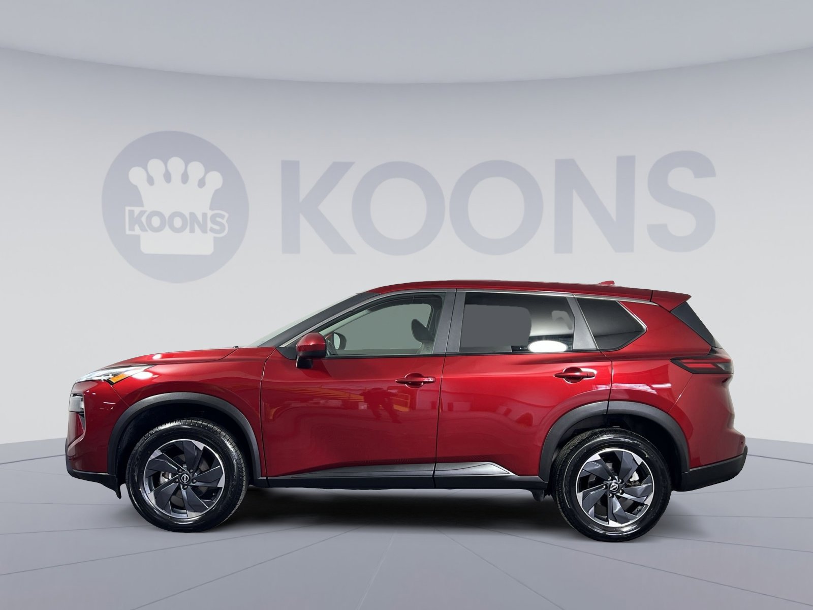 Used 2025 Nissan Rogue SV image 2