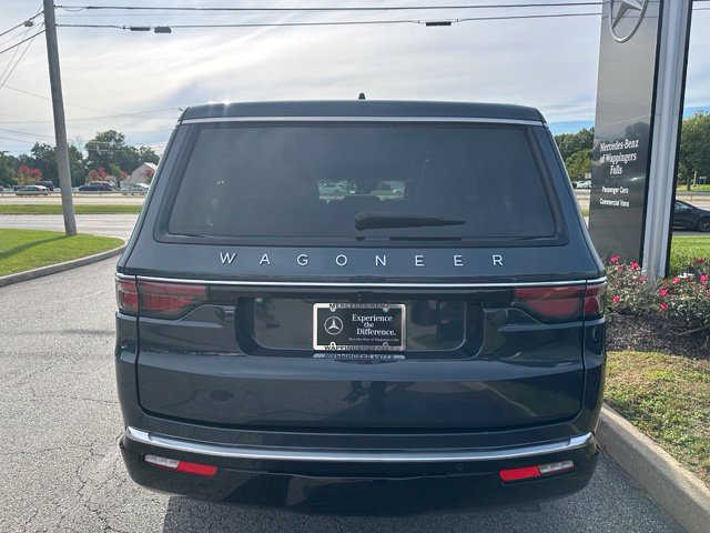 Used 2025 Jeep Wagoneer 4WD w/ Premium Group I image 4