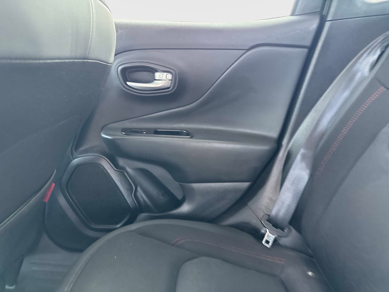 Used 2023 Jeep Renegade Trailhawk image 15