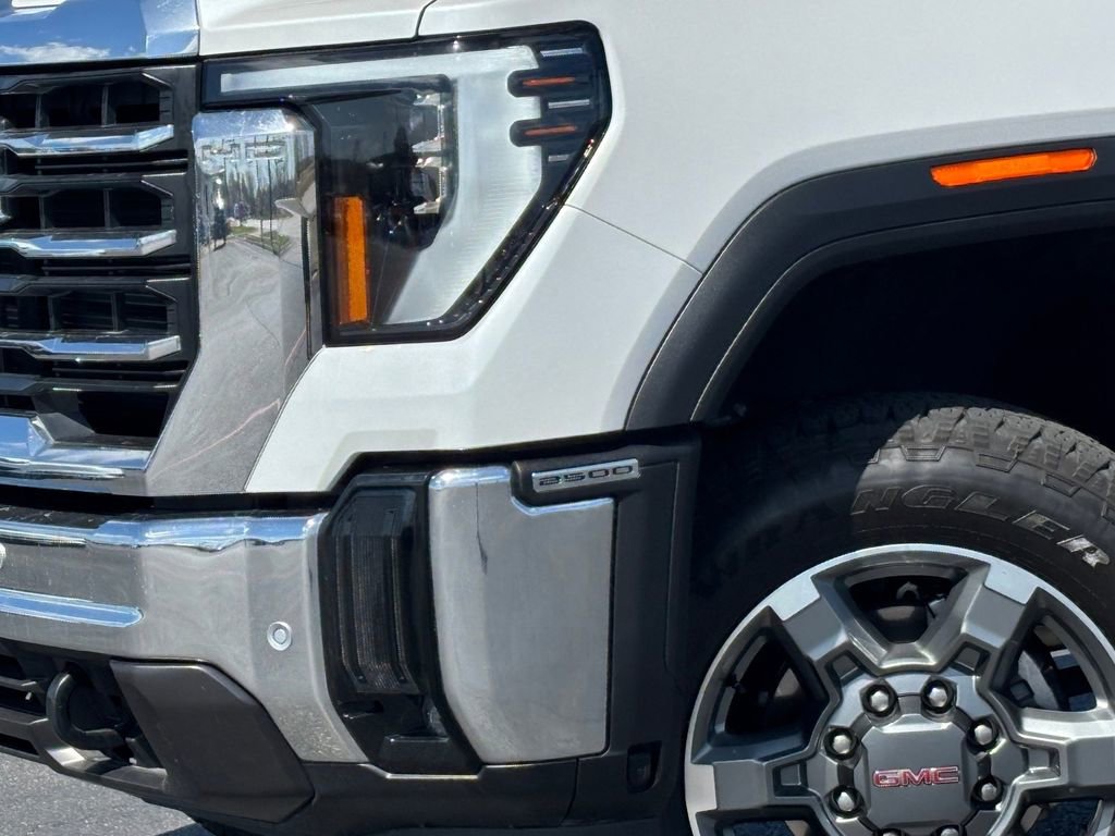 Used 2025 GMC Sierra 2500 SLT AWD/4WD image 3