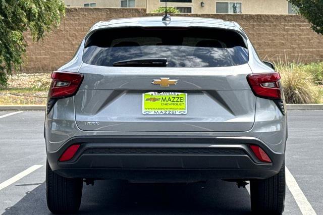 Used 2025 Chevrolet Trax LS FWD image 12