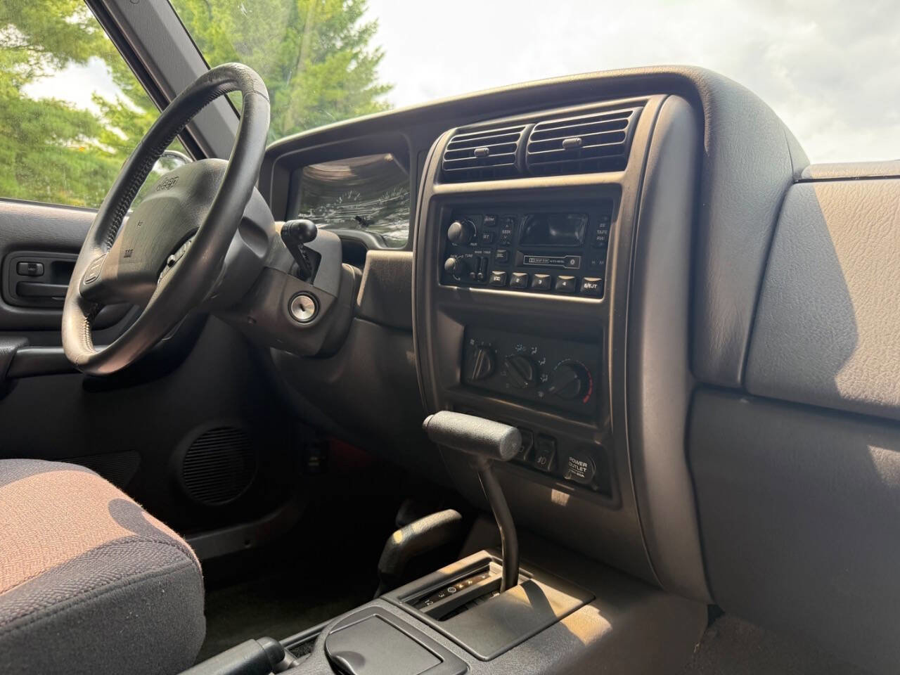 Used 1999 Jeep Cherokee Classic image 79