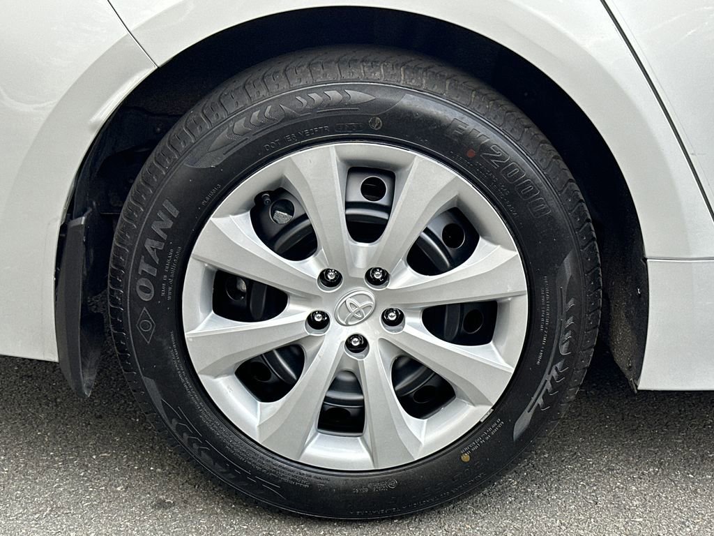 Used 2025 Toyota Corolla LE image 7