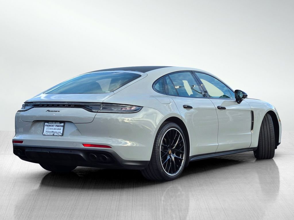 Used 2023 Porsche Panamera Platinum Edition image 4