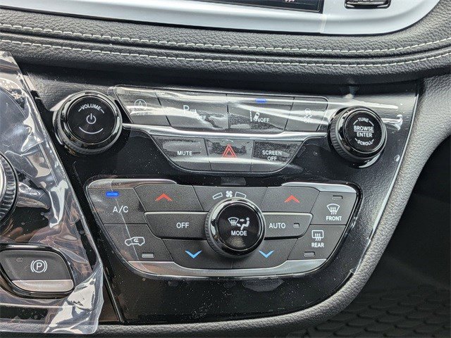 New 2026 Chrysler Pacifica Select image 14