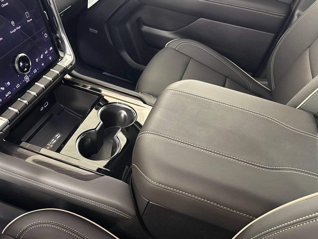 New 2026 GMC Yukon XL Elevation w/ Elevation Premium Package AWD/4WD image 20