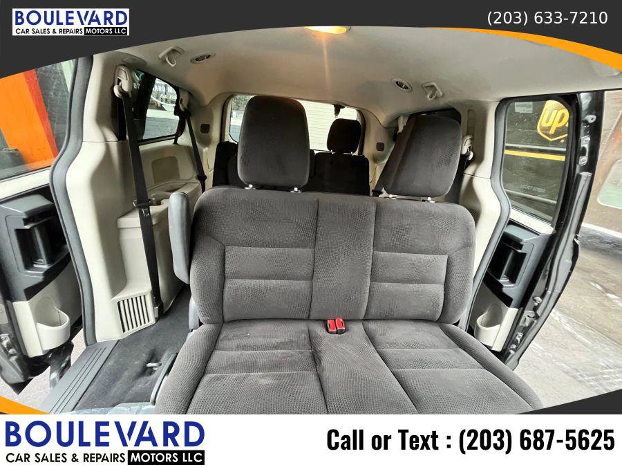 Used 2017 Dodge Grand Caravan SE w/ Power Window Group image 15