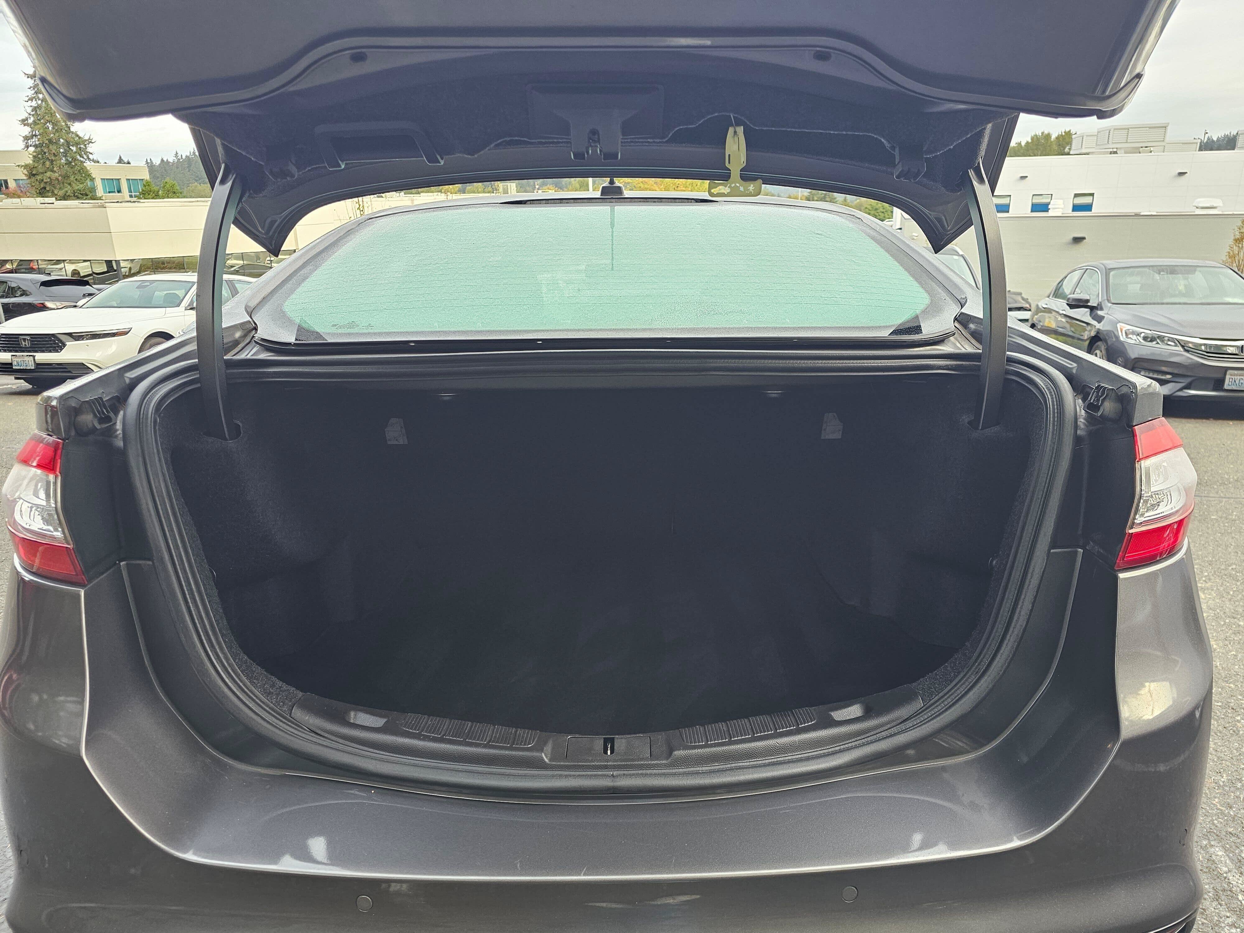 Used 2014 Ford Fusion Titanium FWD image 18