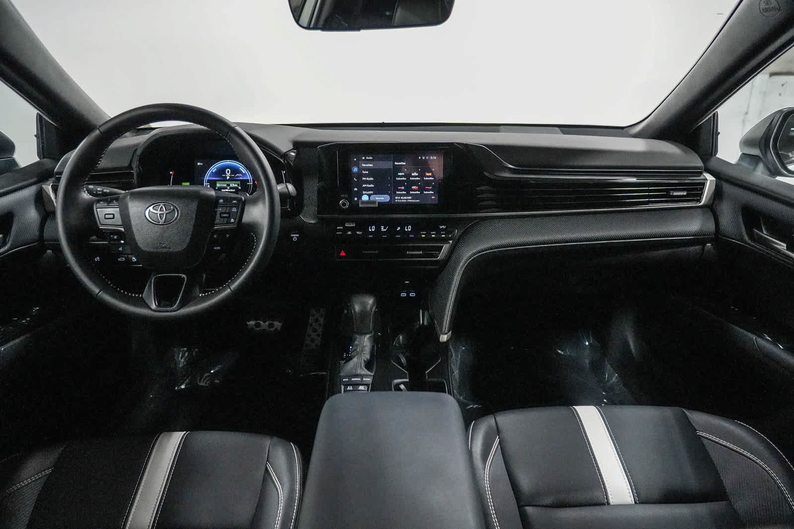 Certified 2025 Toyota Camry SE w/ Convenience Package FWD image 12