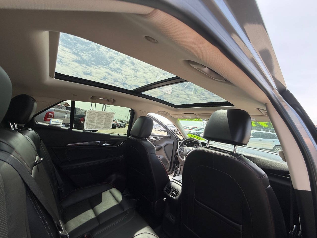 Used 2022 Buick Envision Essence w/ Sport Touring Package AWD/4WD image 17