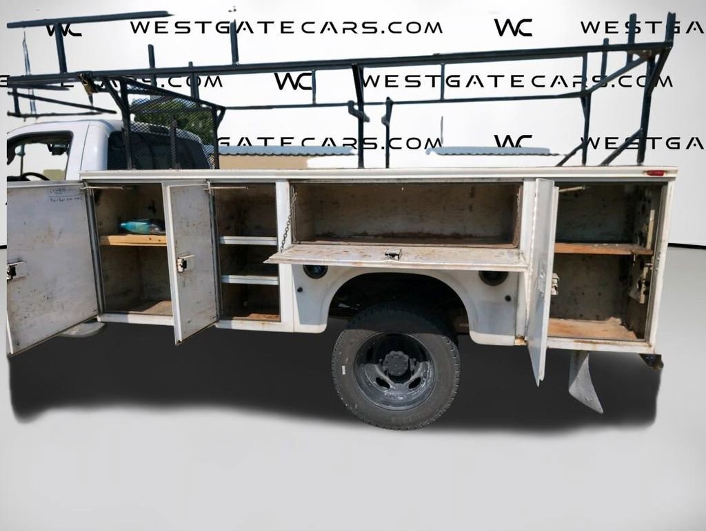 Used 2016 Ford F450 XLT w/ Ambulance Prep Package image 25