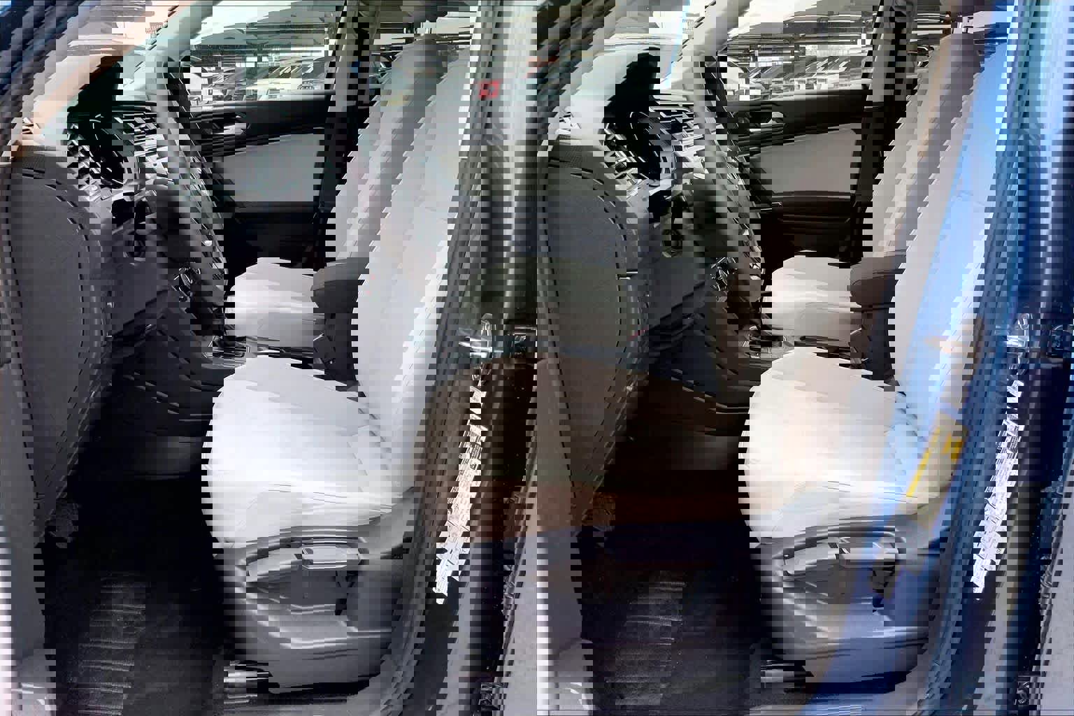 Used 2020 Volkswagen Tiguan S image 8