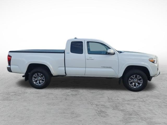 Certified 2019 Toyota Tacoma SR5 AWD/4WD image 4
