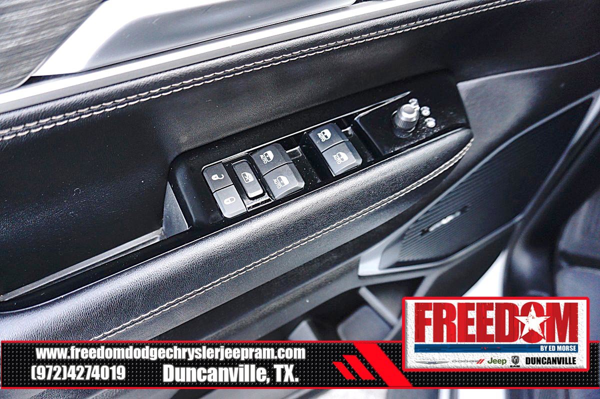 Certified 2024 Jeep Wagoneer L Series II RWD image 39